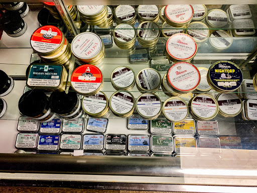 Cigar Shop «Tobacco Road Fine Cigars, Indoor Golf & Gifts.», reviews and photos, 3118 S Cooper St, Arlington, TX 76015, USA