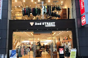 2nd Street image