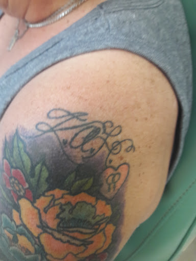 Tattoo Shop «Addicted 2 Tattoos», reviews and photos, 4819 E Busch Blvd #107, Tampa, FL 33617, USA