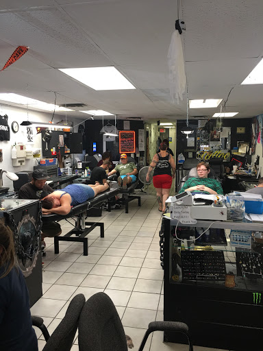 Tattoo Shop «Island Tattoo & Piercings», reviews and photos, 6600 Manatee Ave W, Bradenton, FL 34209, USA