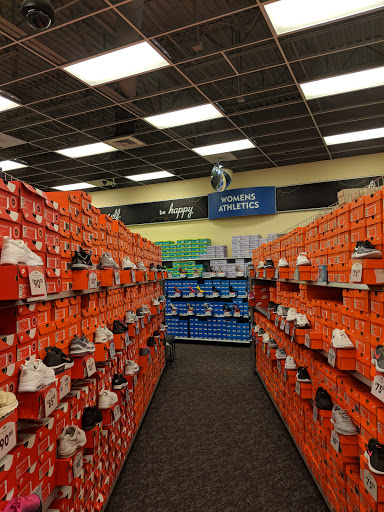 Shoe Store «Shoe Carnival», reviews and photos, 1206 Bridford Pkwy, Greensboro, NC 27407, USA