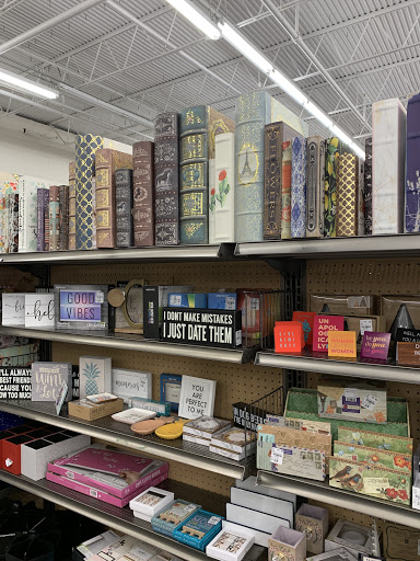 Home Goods Store «Tuesday Morning», reviews and photos, 1695 McFarland Blvd B, Northport, AL 35476, USA