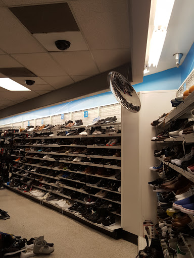 Clothing Store «Ross Dress for Less», reviews and photos, 13750 Riverside Dr, Sherman Oaks, CA 91423, USA