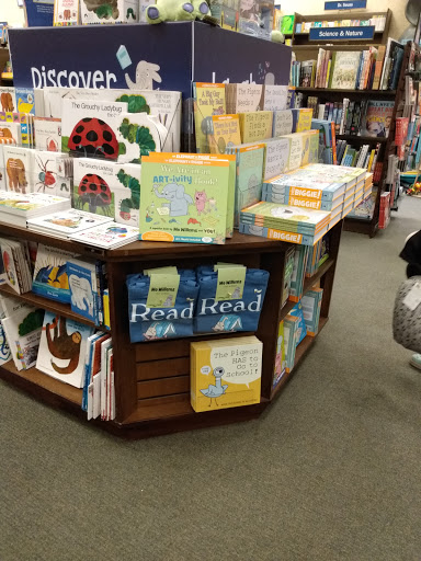 Book Store «Barnes & Noble», reviews and photos, 5224 Sunrise Hwy, Massapequa Park, NY 11762, USA