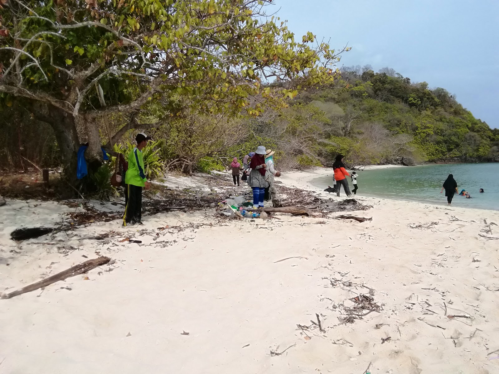 Foto von Ko Lela Beach - beliebter Ort unter Entspannungskennern