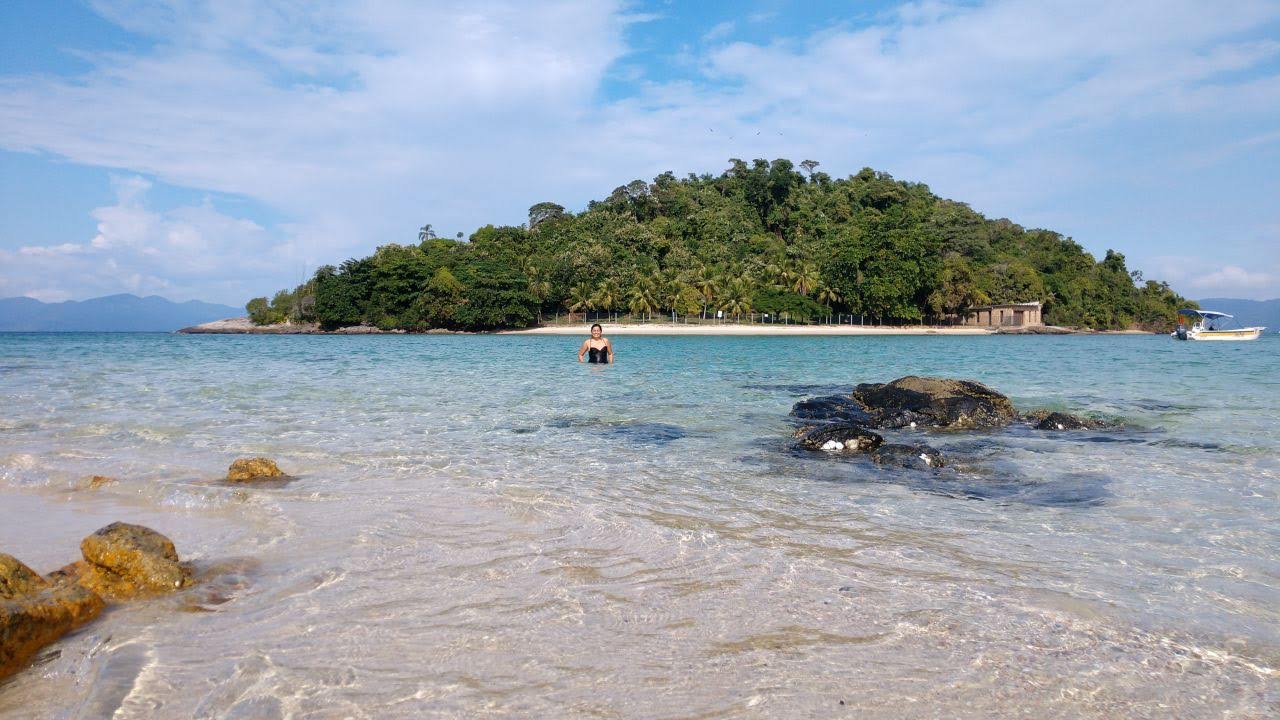 Foto van Monbaca Strand met turquoise puur water oppervlakte
