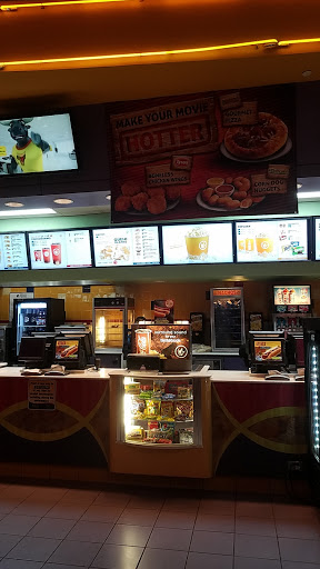 Movie Theater «Regal Cinemas Southland Mall 16», reviews and photos, 20505 S Dixie Hwy, Cutler Bay, FL 33189, USA