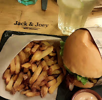Sandwich au poulet du Restaurant de hamburgers Jack & Joey à Mantes-la-Jolie - n°12