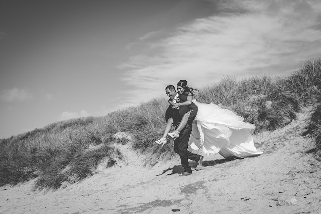 Devon Wedding Photographer - U Got The Love