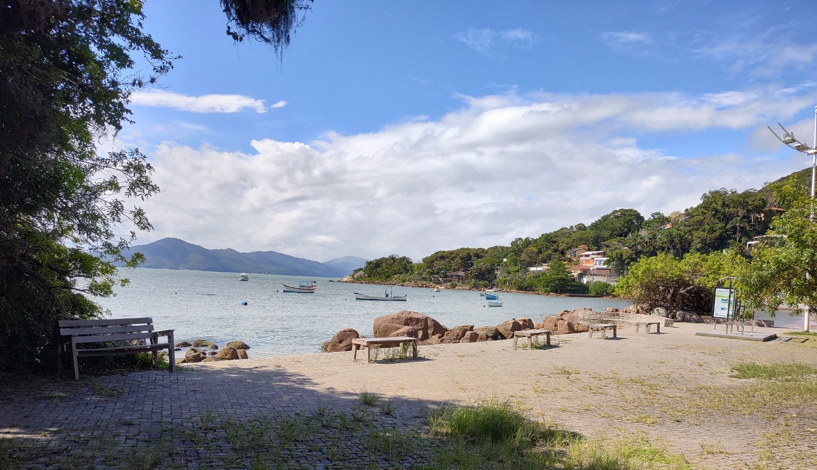 Zdjęcie Praia do Posto do Sambaqui obszar udogodnień