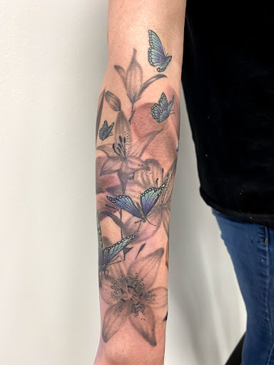 Tattoo Shop «The Edge Tattoo», reviews and photos, 986 Sullivan Ave, South Windsor, CT 06074, USA