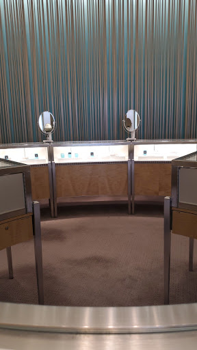 Jewelry Store «Tiffany & Co.», reviews and photos, 395 Santa Monica Blvd, Santa Monica, CA 90401, USA
