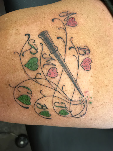 Tattoo Shop «Yankee Doodle Dandy Tattoo», reviews and photos, 2322 University Ave, Des Moines, IA 50311, USA