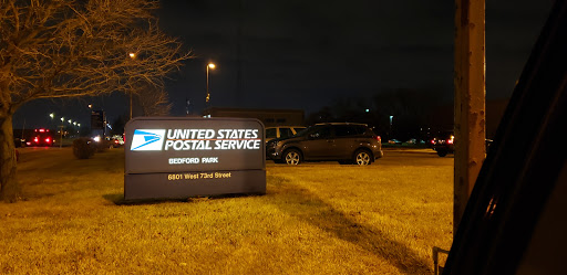 Post Office «United States Postal Service», reviews and photos, 6801 W 73rd St, Bedford Park, IL 60499, USA