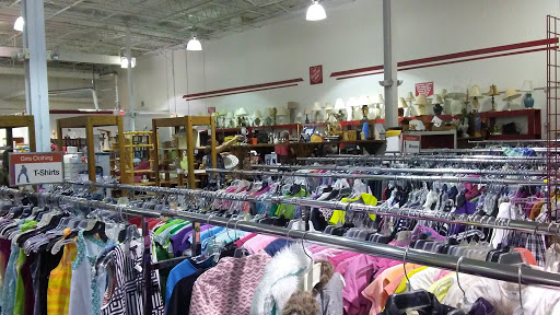 Thrift Store «Salvation Army Family Store», reviews and photos, 105 W Vine St, Kissimmee, FL 34741, USA