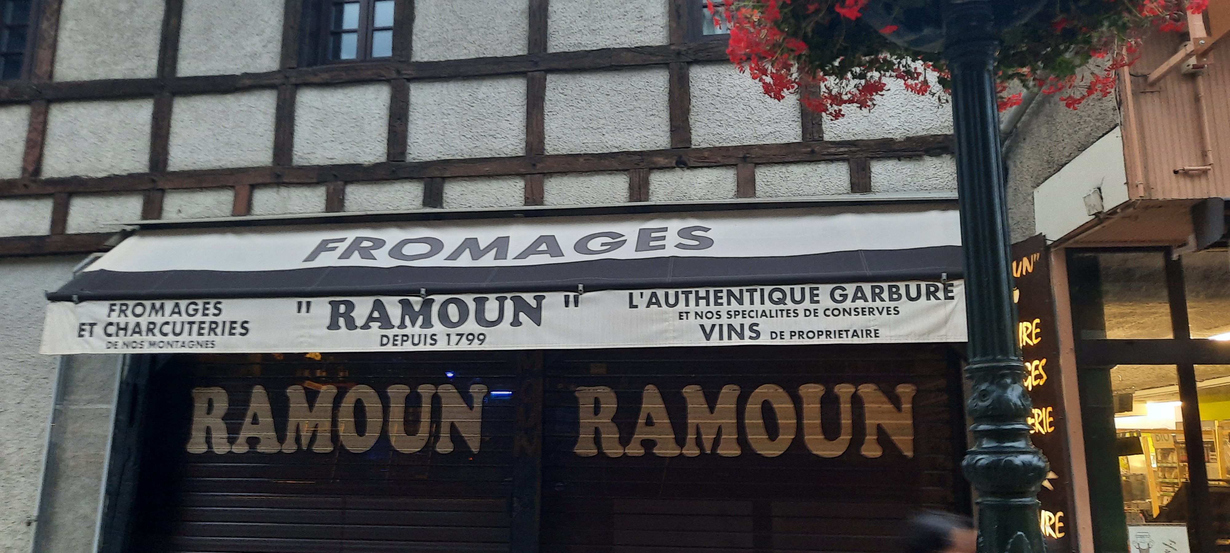 Photo n° 12 de l'avis de Follow.e fait le 15/08/2022 à 04:24