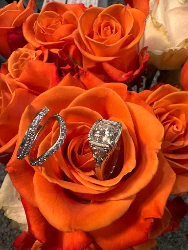 Jewelry Store «Lake Street Diamond Co», reviews and photos, 106 Lake St S, Kirkland, WA 98033, USA