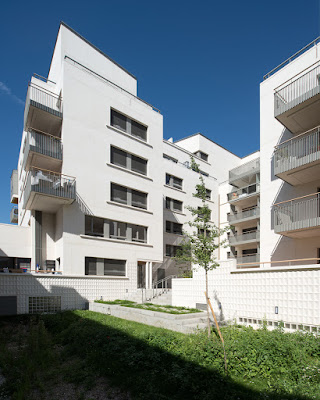 FIRST AVENUE à Paris