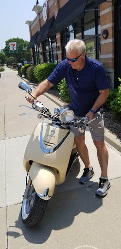 Motor Scooter Dealer «Second City Scooters», reviews and photos, 5578 N Lincoln Ave, Chicago, IL 60659, USA