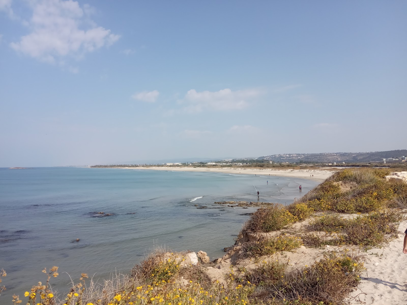 Photo de Tel Taninim beach avec sable fin et lumineux de surface