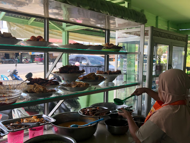 Warung Nasi di Sumatera Utara: Tempat Makan yang Wajib Dikunjungi