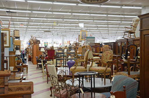 Thrift Store «Thrift & Dollar Inc», reviews and photos, 950 N Lake St, Aurora, IL 60506, USA