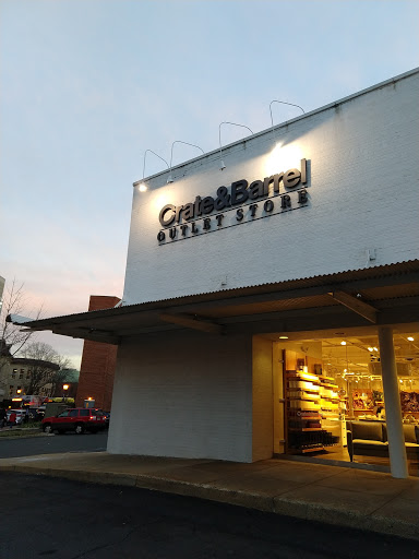 Crate and Barrel Outlet, 1700 Prince St, Alexandria, VA 22314, USA, 