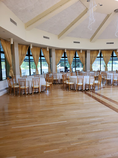 American Restaurant «Trio Restaurant», reviews and photos, 700 Patchogue-Holbrook Rd, Holbrook, NY 11741, USA