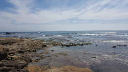 Photo de Shelly Beach, Warrnambool entouré de montagnes