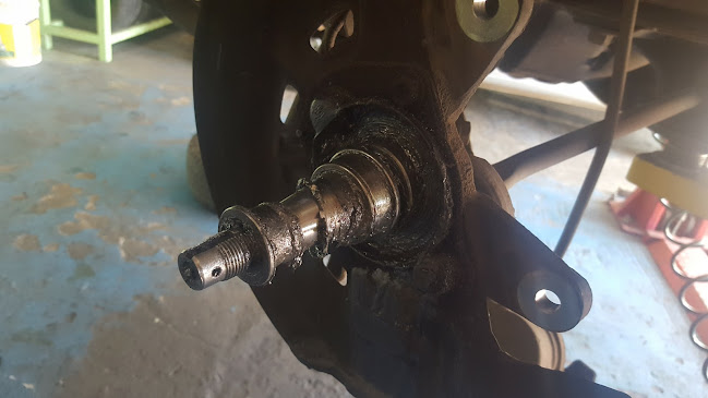 Comentarios y opiniones de Lubricentro Y Neumaticos Caviedes