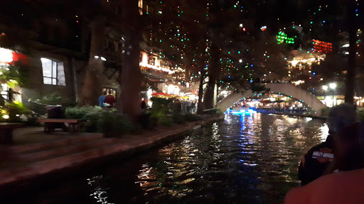 Liquor Store «Riverwalk Wines & Spirits», reviews and photos, 405 E Commerce St, San Antonio, TX 78205, USA