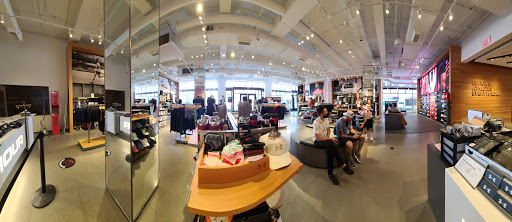 Clothing Store «Under Armour Brand House», reviews and photos, 1201 Woodward Ave, Detroit, MI 48226, USA