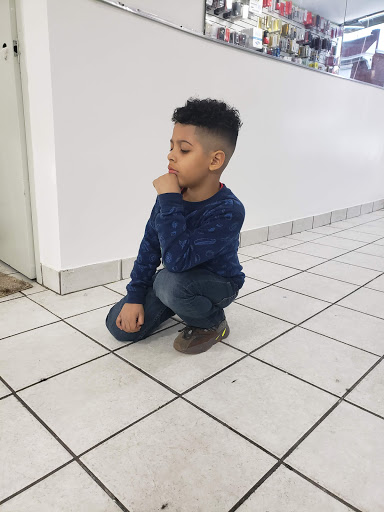 Barber Shop «Luis Barber Shop», reviews and photos, 266 Jamaica Ave, Brooklyn, NY 11207, USA