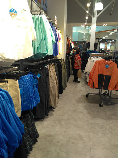 Sportswear Store «Columbia Sportswear Outlet Store», reviews and photos, 447 Great Mall Dr, Milpitas, CA 95035, USA