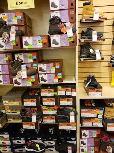 Shopping Mall «Seminole Square Shopping Center», reviews and photos, 200 Zan Rd, Charlottesville, VA 22901, USA