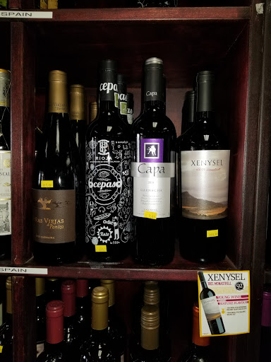 Liquor Store «R M Wine Liquors», reviews and photos, 1008 Wyckoff Ave, Brooklyn, NY 11237, USA