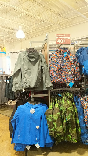 Sportswear Store «Columbia Sportswear Outlet», reviews and photos, 6800 Oxon Hill Rd #600, Oxon Hill, MD 20745, USA