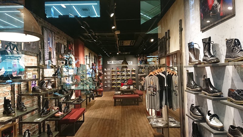 ドクターマーチン 心斎橋店 大阪府大阪市中央区西心斎橋 ブーツ専門店 靴 グルコミ