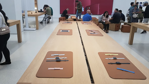 Cell Phone Store «Apple Brickell City Centre», reviews and photos, 701 S Miami Ave, Miami, FL 33130, USA