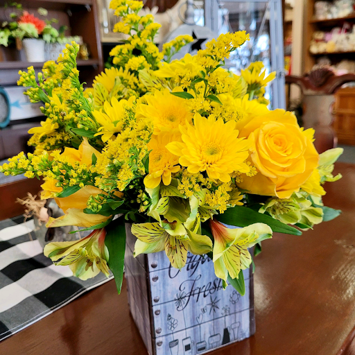 Florist «Downtown Flowers And Gift Shop», reviews and photos, 130 E Charlemont Ave, Kingsport, TN 37660, USA