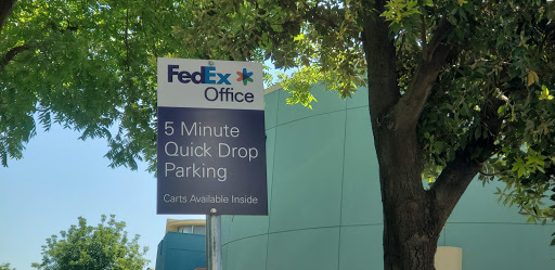 Print Shop «FedEx Office Print & Ship Center», reviews and photos, 7400 Laguna Blvd, Elk Grove, CA 95758, USA