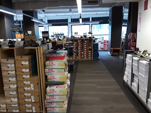 Shoe Store «DSW Designer Shoe Warehouse», reviews and photos, 385 Washington St, Boston, MA 02108, USA