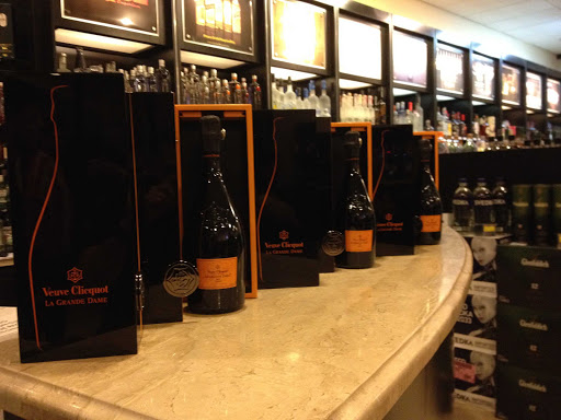 Wine Store «Wine & Spirits Emporium», reviews and photos, 10730 NW 74th St, Medley, FL 33178, USA