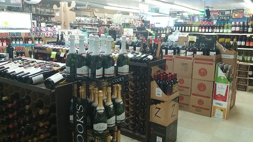 Liquor Store «Greenhaven Wine & Liquor», reviews and photos, 6421 Riverside Blvd, Sacramento, CA 95831, USA