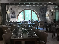 Atmosphère du Restaurant français Famille Moutier à Thénac - n°7