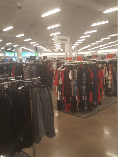 Department Store «Nordstrom Rack Shelbyville Road Plaza», reviews and photos, 4600 Shelbyville Rd, Louisville, KY 40207, USA