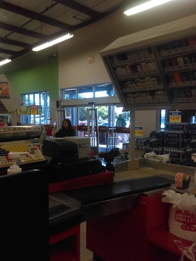 Grocery Store «H-E-B Grocery», reviews and photos, 5000 32nd St, Groves, TX 77619, USA