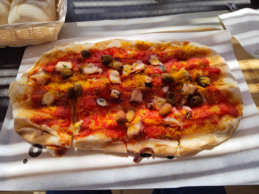 Eolo Ristorante Bar Pinseria Wind Beach Sports in Torre Grande, Provincia di Oristano