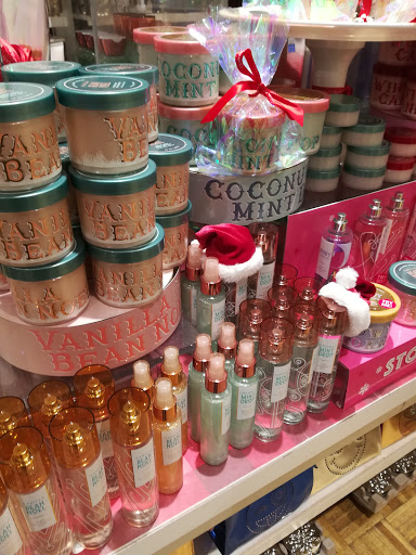 Beauty Supply Store «Bath & Body Works», reviews and photos, 6827 Alexandria Pike, Alexandria, KY 41001, USA