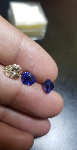 Jewelry Store «Aabhushan Jewelers», reviews and photos, 155 Wood Ave, Edison, NJ 08820, USA